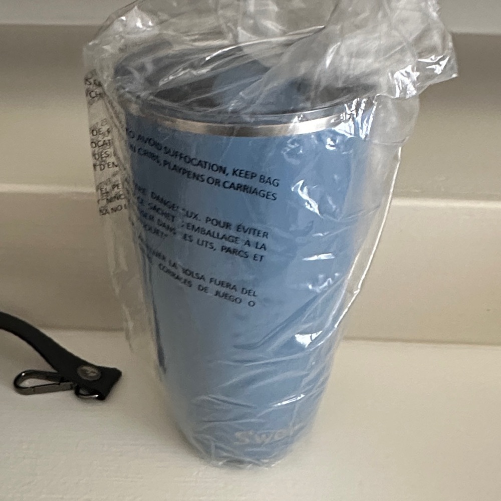 Swell tumbler